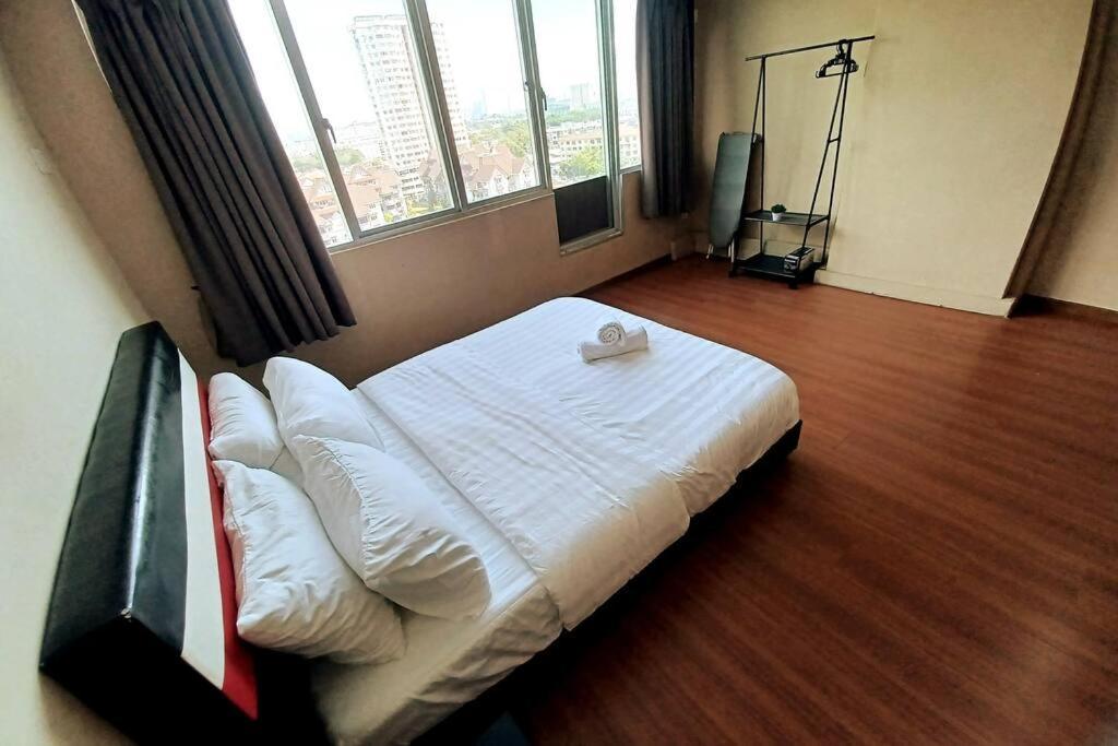 Big Big World At The Ceo Studio Penang Bayan Lepas Zewnętrze zdjęcie