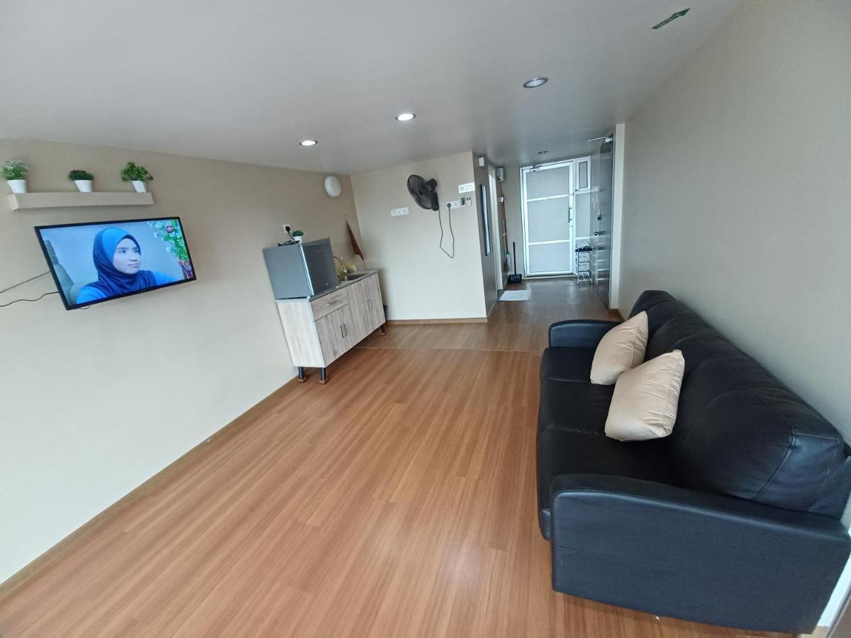 Big Big World At The Ceo Studio Penang Bayan Lepas Zewnętrze zdjęcie